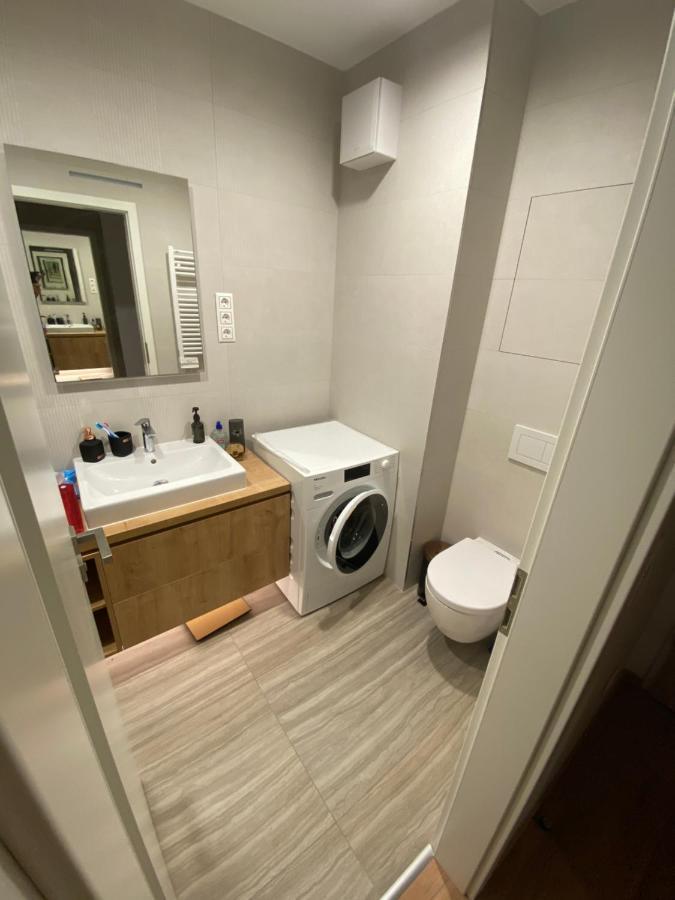 Bonnie-Premium Lelle Waterfront Private Apartment Balatonlelle Bagian luar foto
