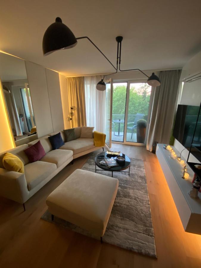 Bonnie-Premium Lelle Waterfront Private Apartment Balatonlelle Bagian luar foto